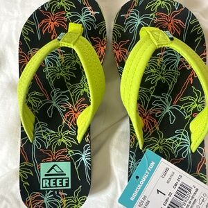 Kids reef sandals size 1